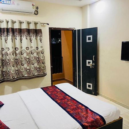 Hotel Meghmalhar Lodging Jejuri Exterior foto