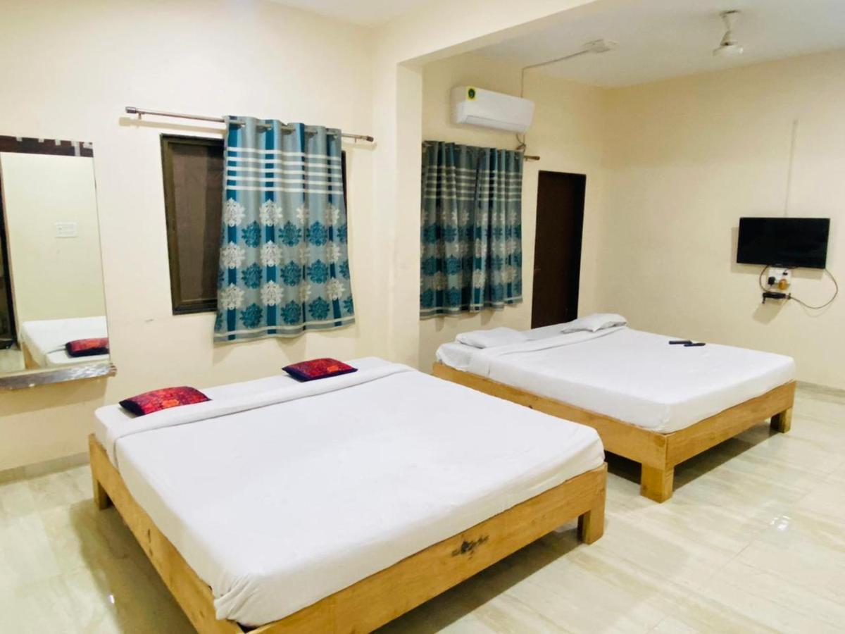 Hotel Meghmalhar Lodging Jejuri Exterior foto